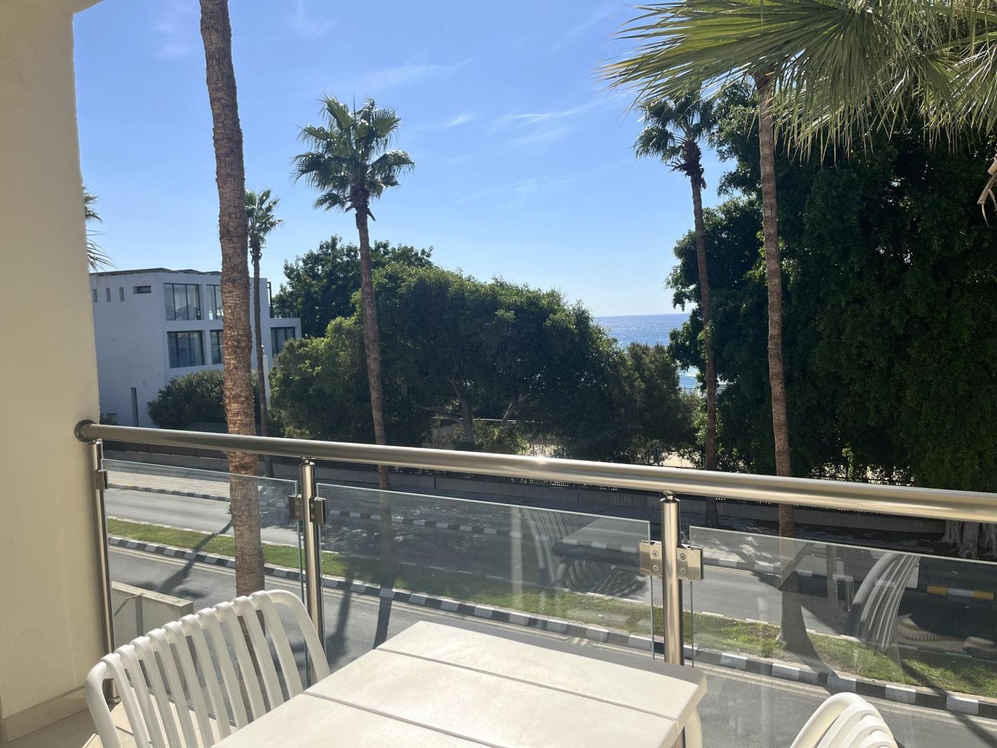 Phaedrus Living Constantinos Seaview Residence Paphos Esterno foto